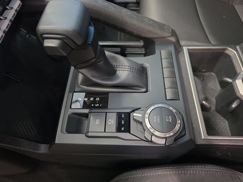 Used 2025 Toyota Tacoma SR5 AWD/4WD image 29