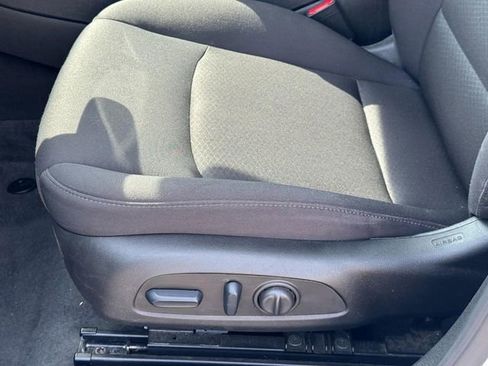 Used 2024 Chevrolet Malibu LT image 30