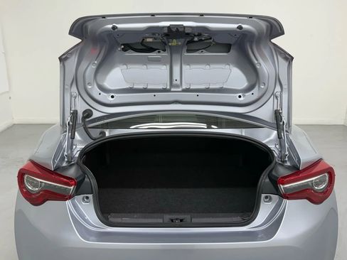 Used 2017 Toyota 86 image 29