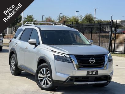 Used 2025 Nissan Pathfinder SL