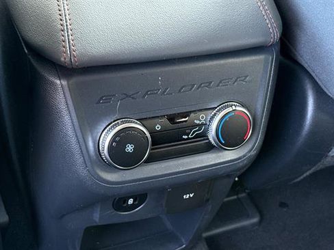 Used 2025 Ford Explorer Active image 13