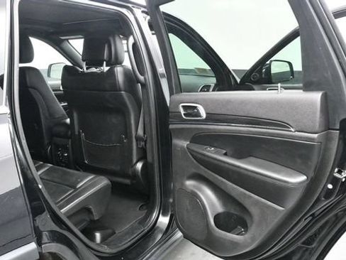 Used 2019 Jeep Grand Cherokee Limited AWD/4WD image 17
