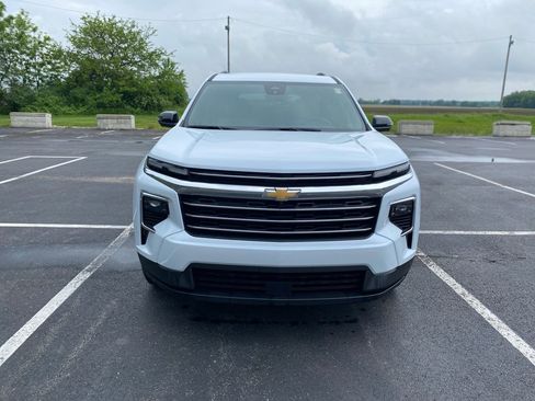 New 2026 Chevrolet Traverse LT w/ Driver Confidence Package FWD image 2