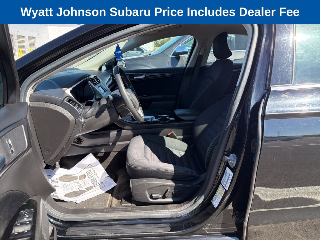 Used 2016 Ford Fusion SE w/ Equipment Group 201A FWD image 18