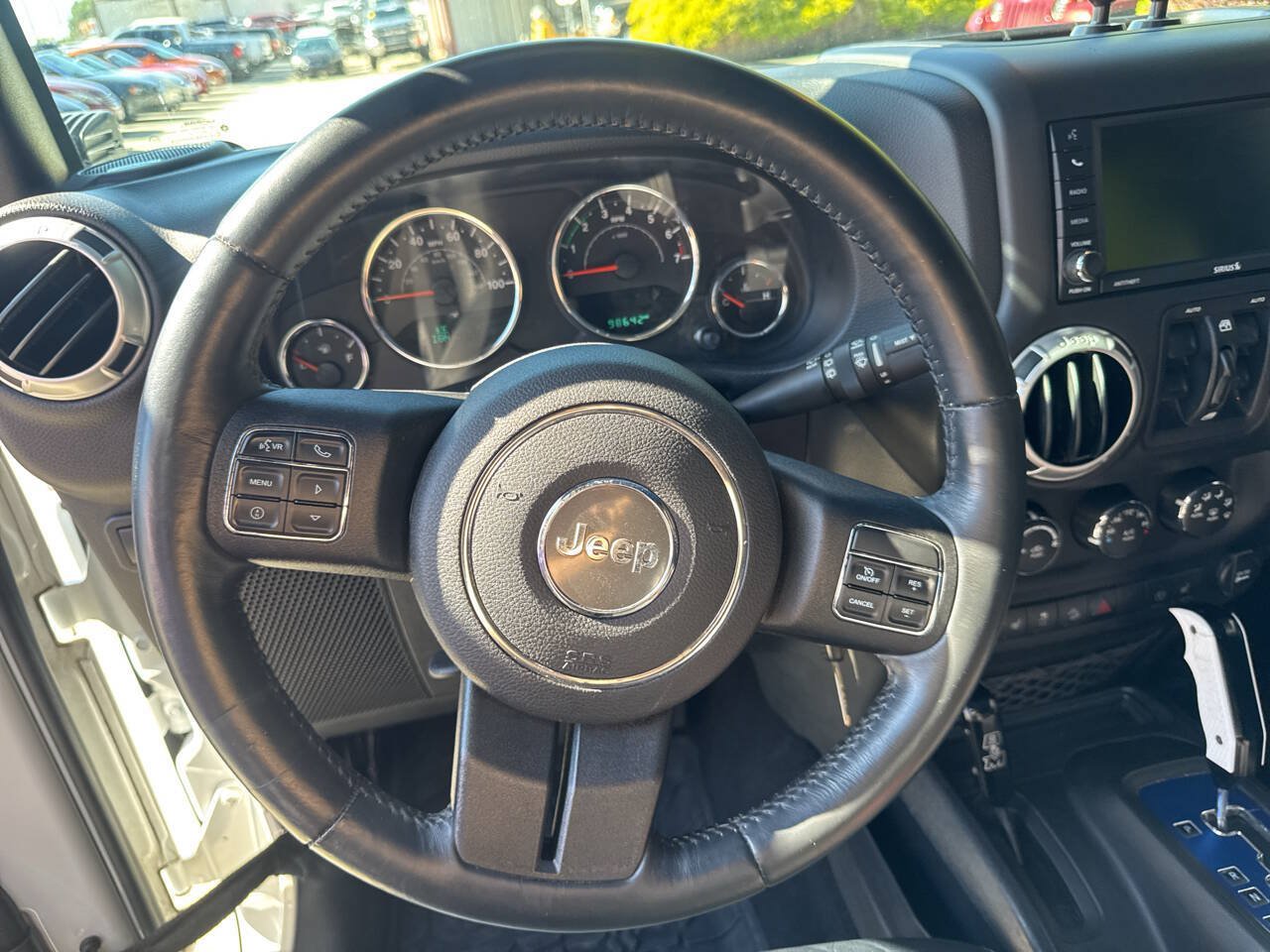 Used 2015 Jeep Wrangler Unlimited Rubicon w/ Connectivity Group AWD/4WD image 19