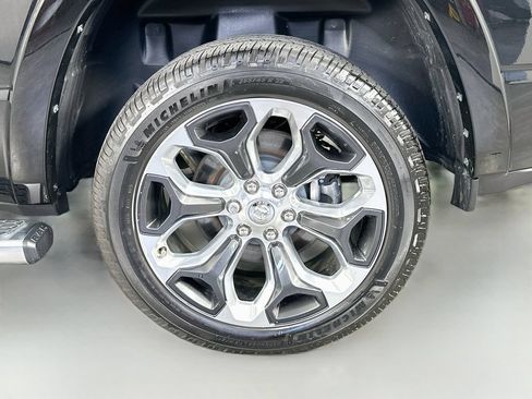 Used 2023 RAM 1500 Limited w/ Body Color Bumper Group AWD/4WD image 35