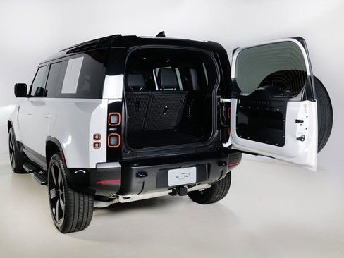 New 2026 Land Rover Defender 110 X-Dynamic SE AWD/4WD image 29