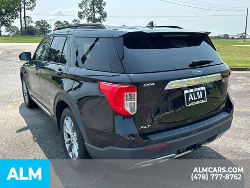 Used 2023 Ford Explorer XLT w/ Equipment Group 202A RWD image 8