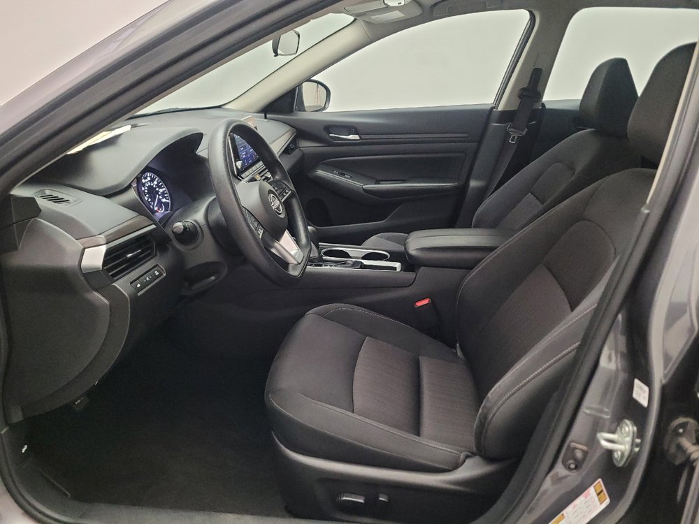 Used 2024 Nissan Altima 2.5 SV FWD image 17