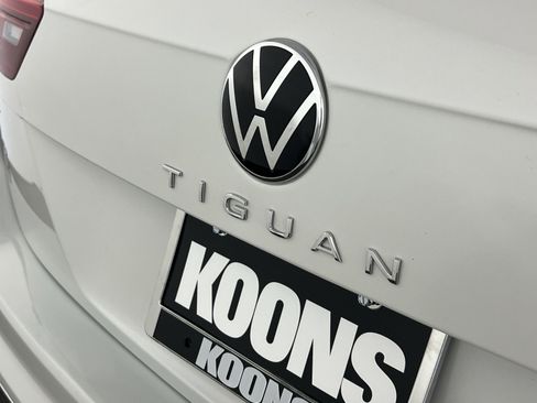 Used 2023 Volkswagen Tiguan SE AWD/4WD image 28