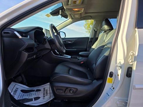 Used 2020 Toyota RAV4 Limited image 7