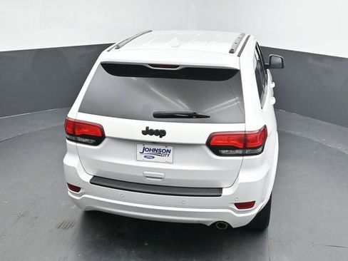 Used 2019 Jeep Grand Cherokee Altitude image 25