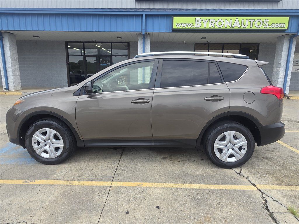 Used 2015 Toyota RAV4 LE FWD image 2
