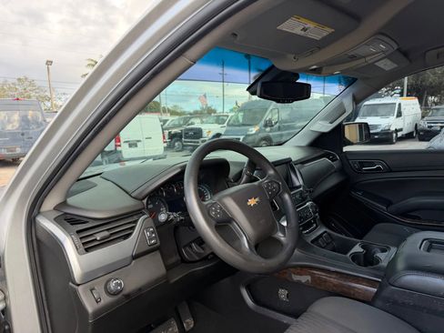 Used 2018 Chevrolet Tahoe 2WD w/ Enhanced Driver Alert Package image 11