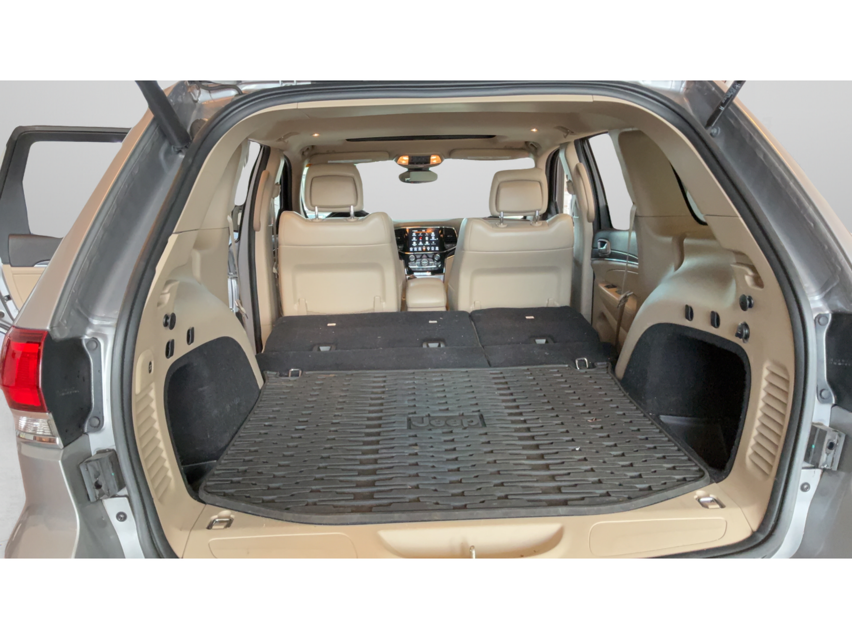 Used 2020 Jeep Grand Cherokee Limited RWD image 31