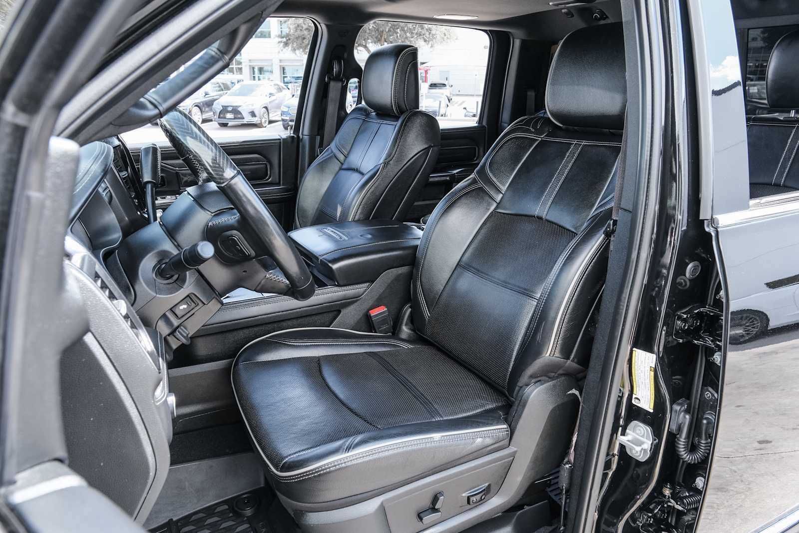 Used 2022 RAM 2500 Limited AWD/4WD image 29
