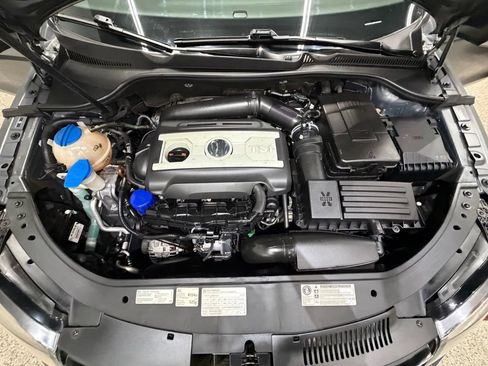 Used 2013 Volkswagen Eos Komfort FWD image 45