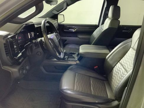 Used 2024 Chevrolet Silverado 1500 ZR2 w/ Technology Package AWD/4WD image 15
