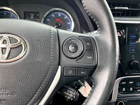 Used 2019 Toyota Corolla SE FWD image 23