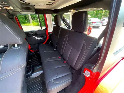 Used 2015 Jeep Wrangler Unlimited Sahara w/ Connectivity Group AWD/4WD image 24