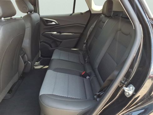 Used 2025 Chevrolet Trax LT FWD image 22