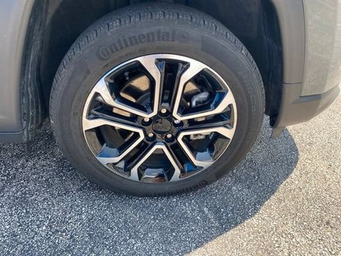 Used 2023 Jeep Compass Limited AWD/4WD image 9