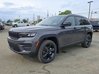 New 2025 Jeep Grand Cherokee Altitude video 2