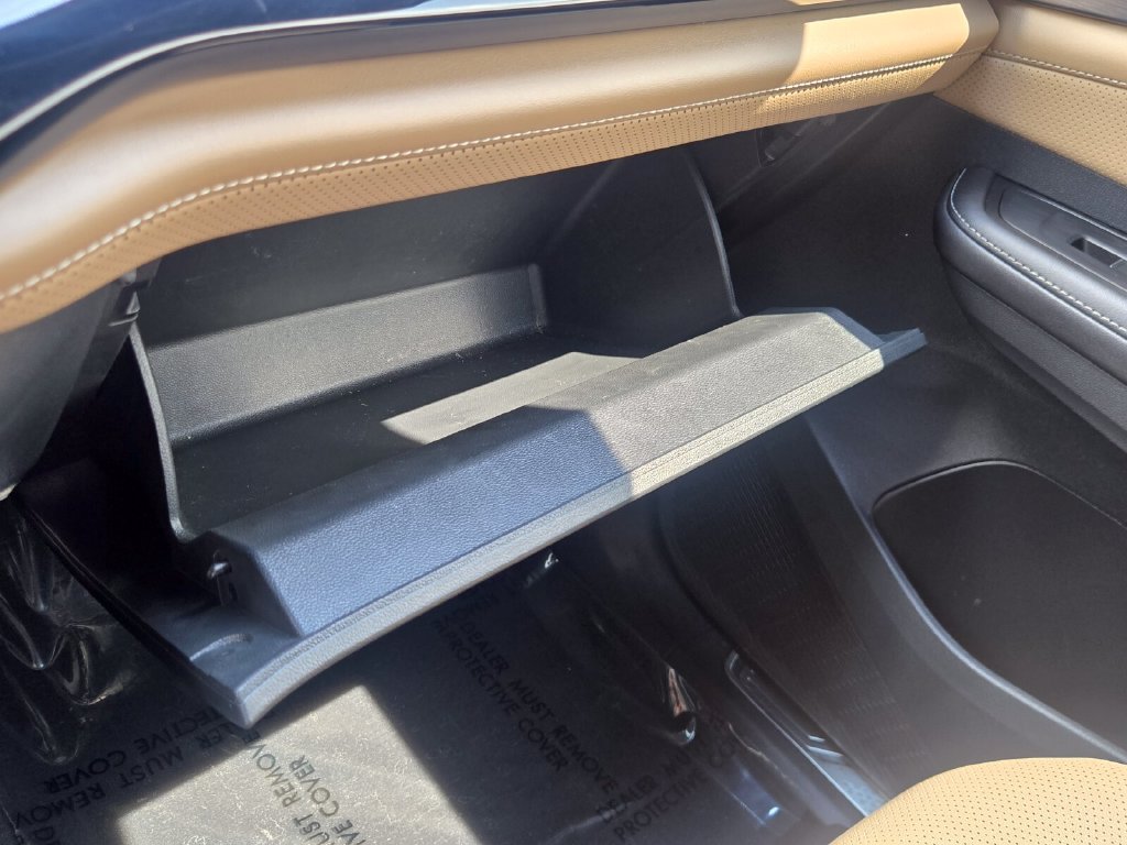 Certified 2024 Volkswagen Atlas Cross Sport SE FWD image 22