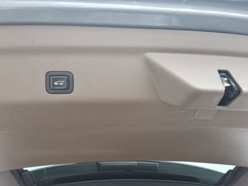 Used 2021 GMC Yukon Denali w/ Denali Premium Package image 24