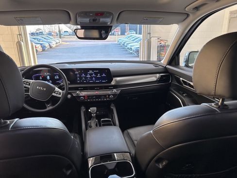 Used 2025 Kia Telluride S image 17