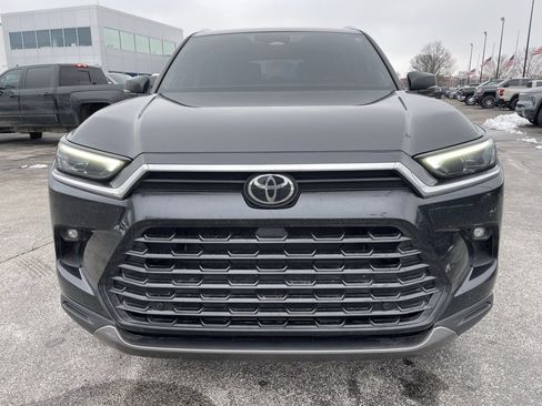 Used 2024 Toyota Grand Highlander XLE image 2