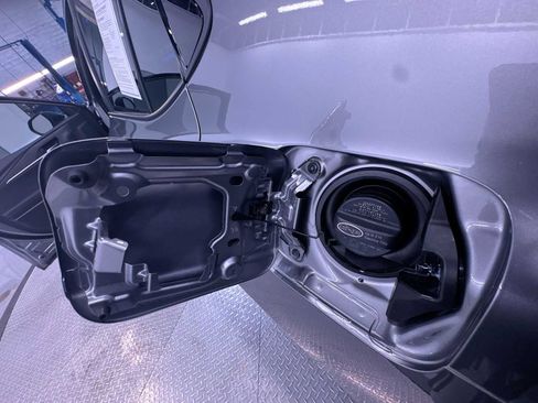 Used 2025 Toyota Camry SE image 38