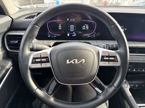 Used 2024 Kia Telluride EX image 13
