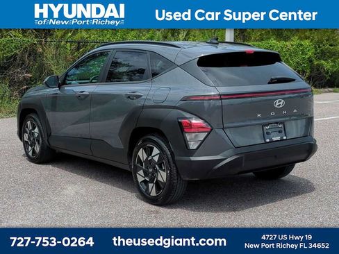 Used 2025 Hyundai Kona SEL FWD image 3
