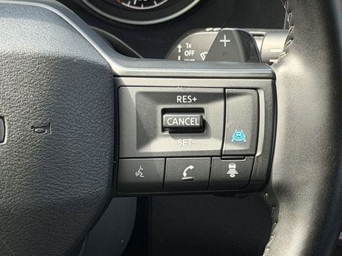 Used 2025 Nissan Rogue SV AWD/4WD image 14