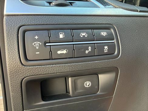 Used 2018 Genesis G80 3.3T Sport image 39