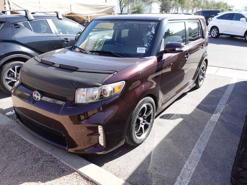 Used 2013 Scion xB FWD image 4