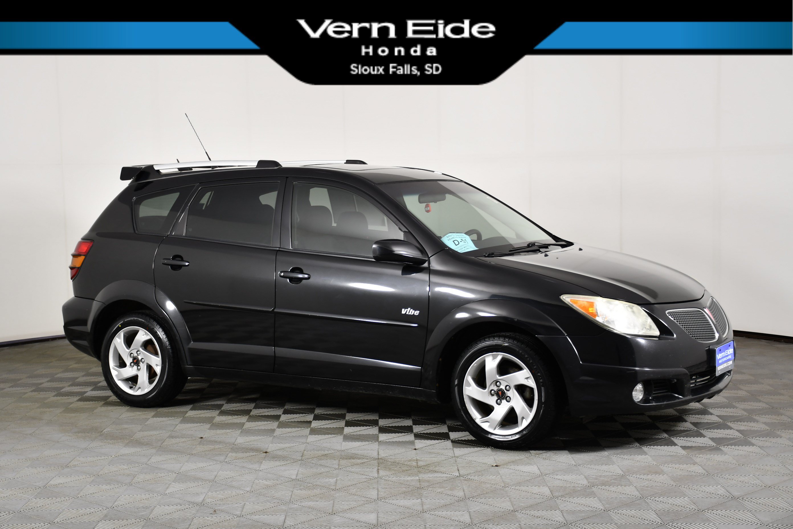 Used 2005 Pontiac Vibe w/ Power Group Value Package FWD image 1