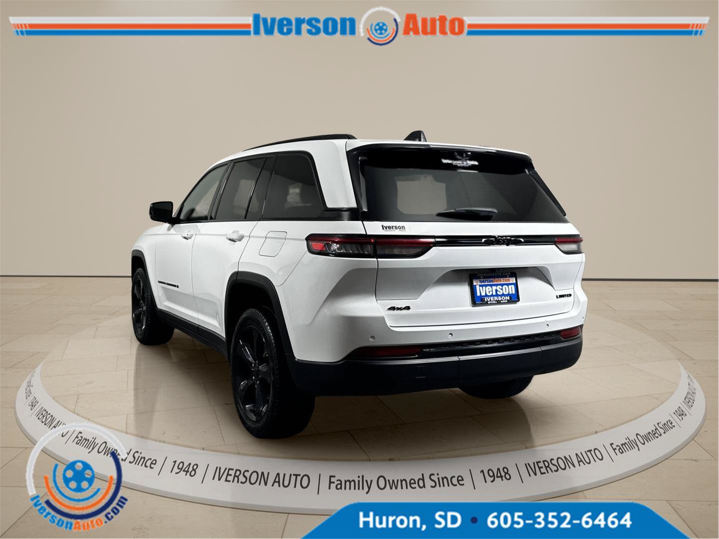 Used 2023 Jeep Grand Cherokee Limited w/ Luxury Tech Group II AWD/4WD image 6