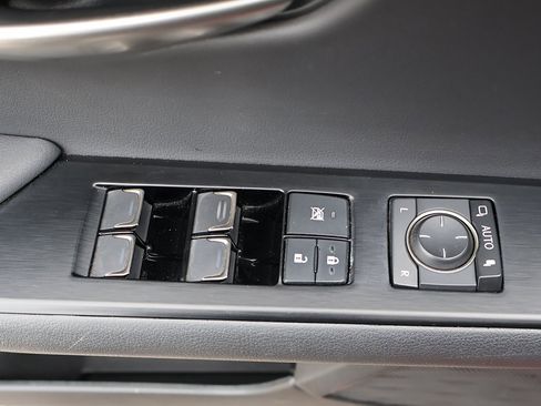 Used 2023 Lexus UX 250h F Sport image 40