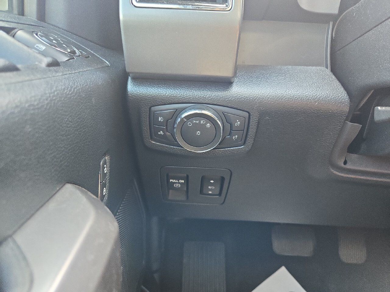 Used 2020 Ford F150 XLT w/ Equipment Group 302A Luxury AWD/4WD image 15