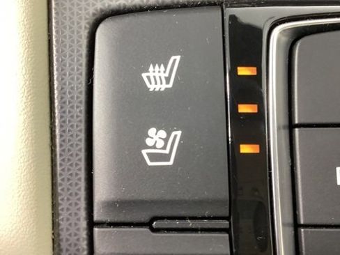 Used 2016 Hyundai Genesis 3.8 w/ Option Group 04 image 24