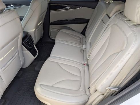 Used 2018 Lincoln MKX Reserve w/ Lincoln MKX Climate Package image 25