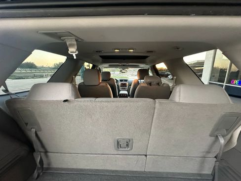 Used 2016 GMC Acadia SLE image 17