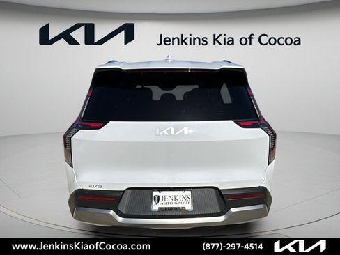 New 2026 Kia EV9 Wind AWD/4WD image 6