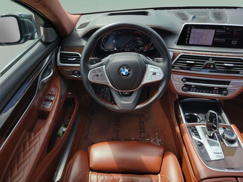Used 2022 BMW 750i xDrive AWD/4WD image 15