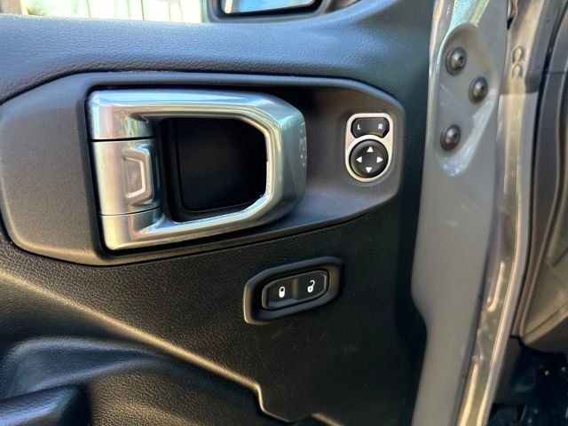 Used 2021 Jeep Wrangler Unlimited Sport AWD/4WD image 16