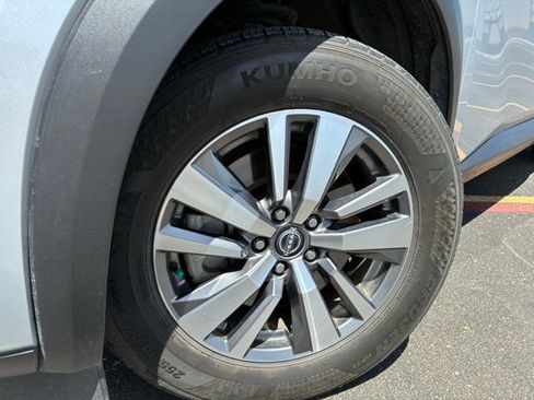 Certified 2023 Nissan Pathfinder SL w/ Black Appearance Package image 10