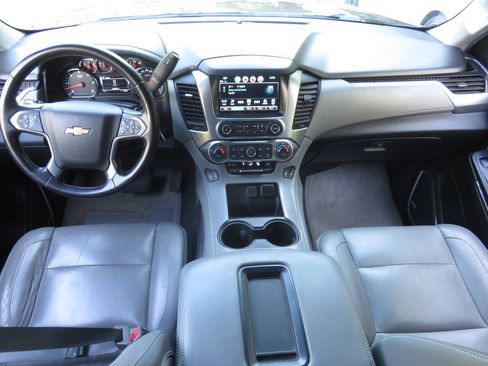Used 2019 Chevrolet Suburban LT AWD/4WD image 12