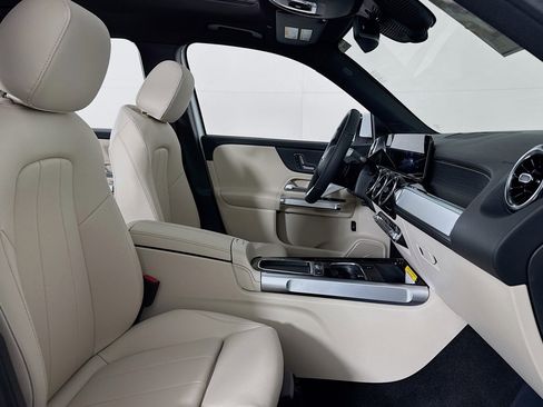 New 2026 Mercedes-Benz GLB 250 image 6